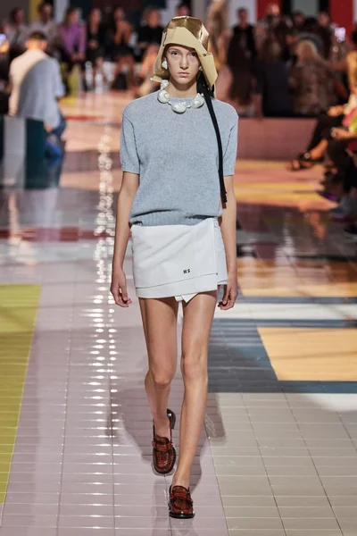 Look 27